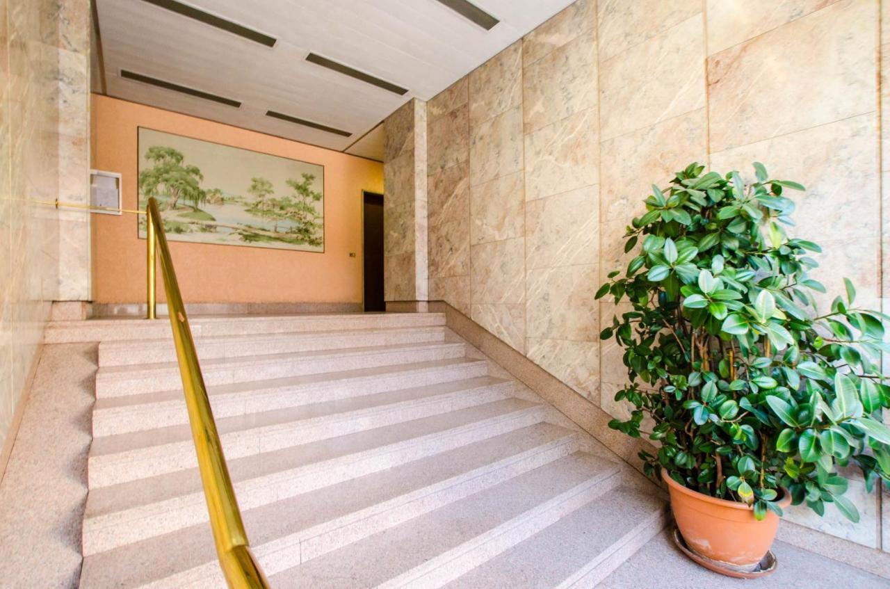 Zona Navigli - Smart House Con Tv 50 E Fast Wifi Apartamento