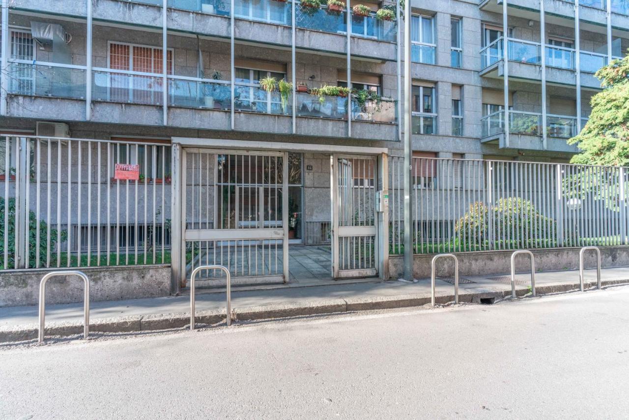 Zona Navigli - Smart House Con Tv 50 E Fast Wifi Apartamento