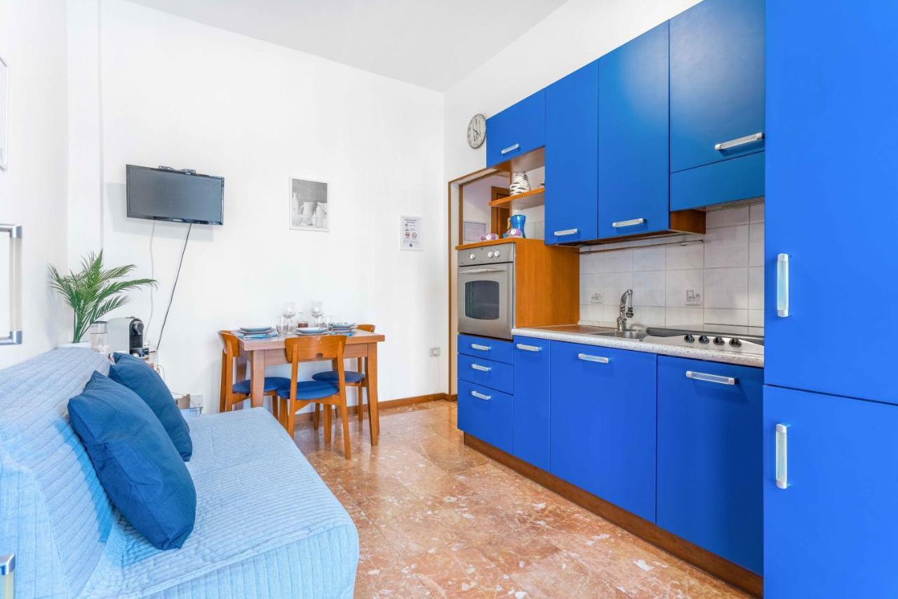 Zona Navigli - Smart House Con Tv 50 E Fast Wifi Apartamento